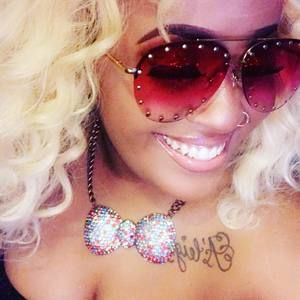 Meet your Posher, Leah